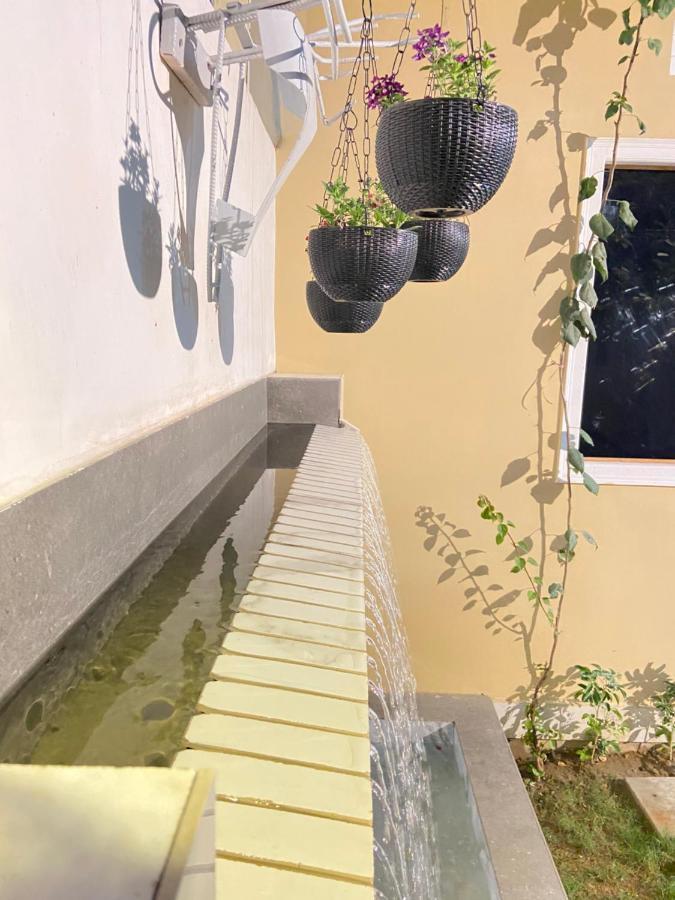 The Art Hotel By Via Varanasi Ngoại thất bức ảnh